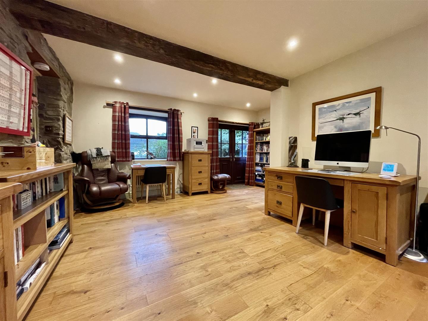 OFFICE / LIVING ROOM